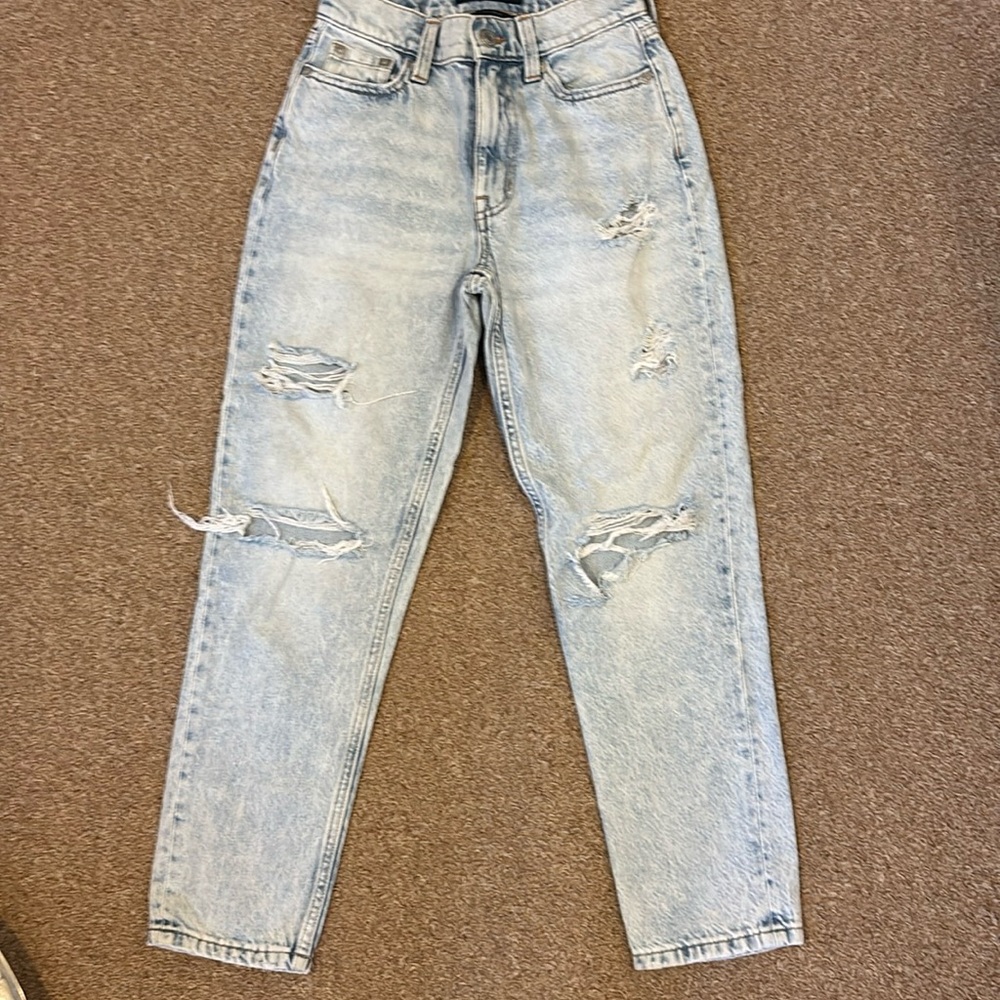 Women’s Aeropostale Mom destructed destroyed Jean size 000